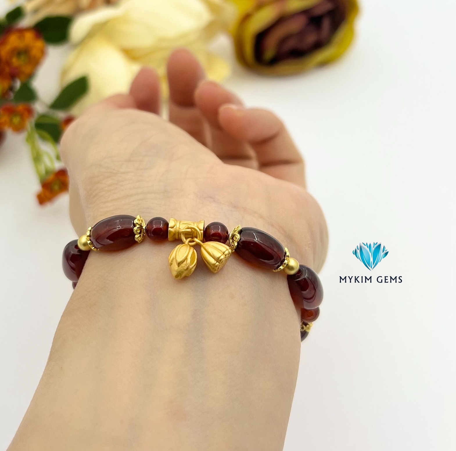 Vòng Garnet Lu mix charm đồng si