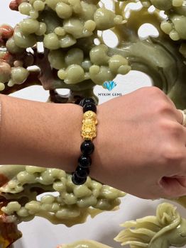 Vòng Mã Não Đen 12mm Mix Charm Tỳ Hưu Vàng 24k