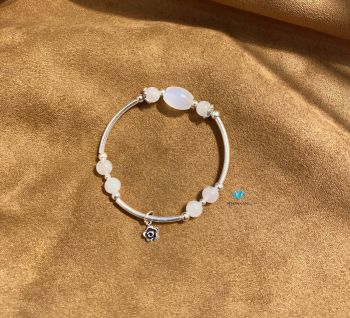 Vòng Lu Thống Moonstone A 7mm Mix Charm Bạc