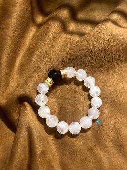 Vòng Thạch Anh Trắng Sữa Dừa 13mm + Mã Não Đen Mix Charm Đồng Si